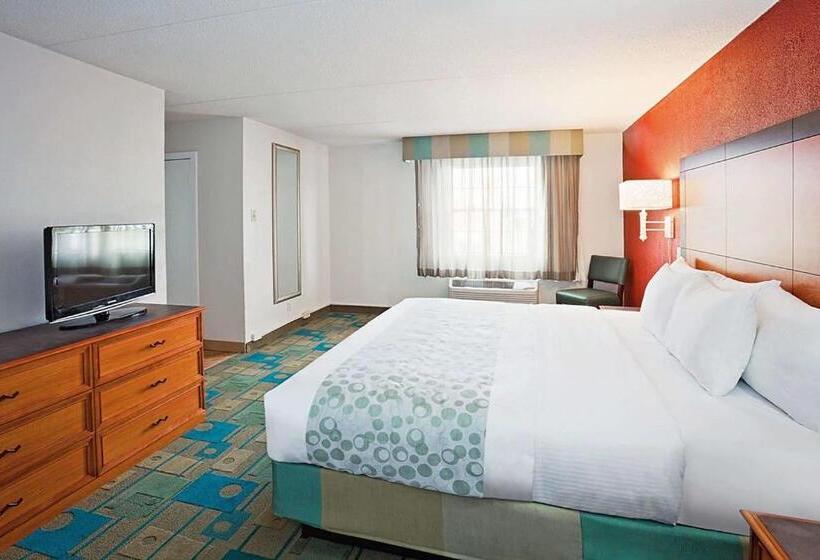 Suite Deluxe Cama King, Norwood Inn & Suites Merrillville