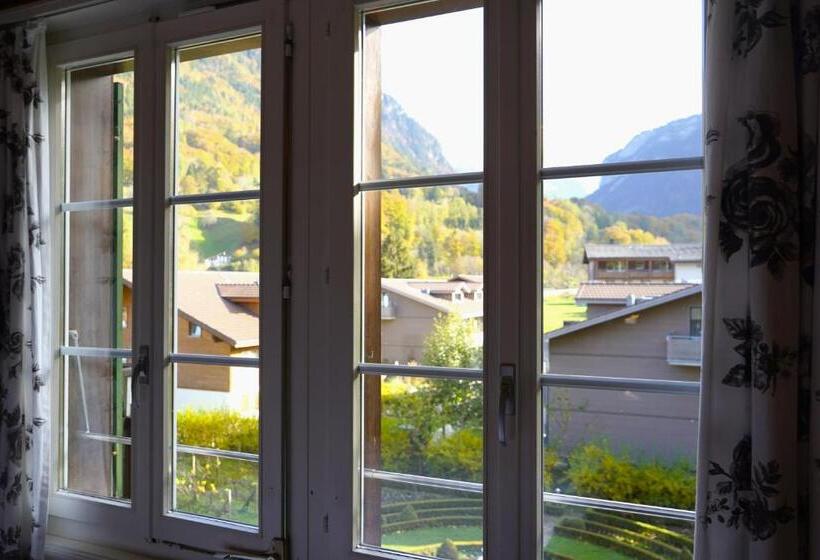 Номер Стандарт, Alpenrose Hotel And Gardens