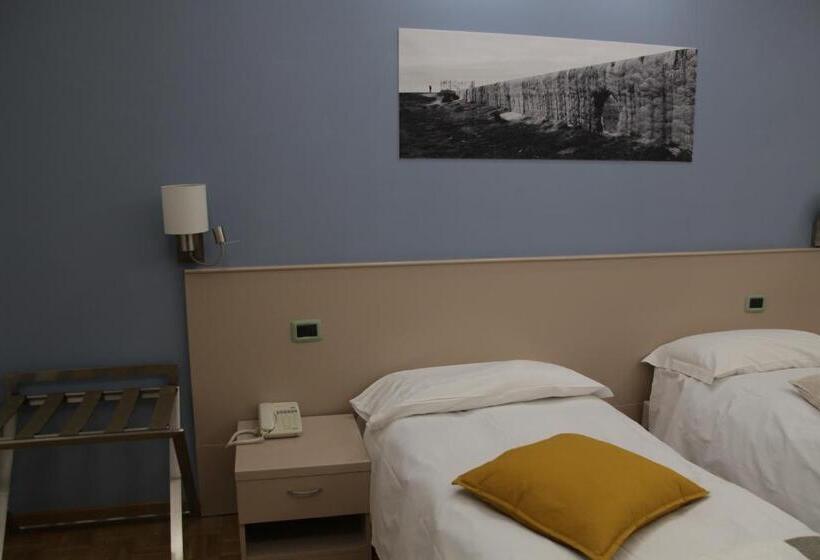 חדר סטנדרט לשלושה, Albergo Da Benedetta