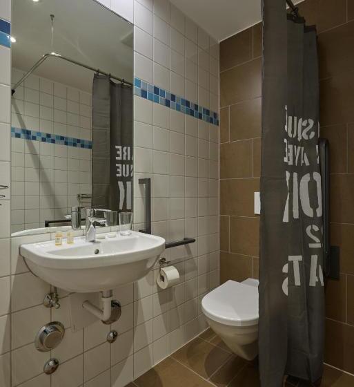 سوییت خانوادگی, Hine Adon Fribourg