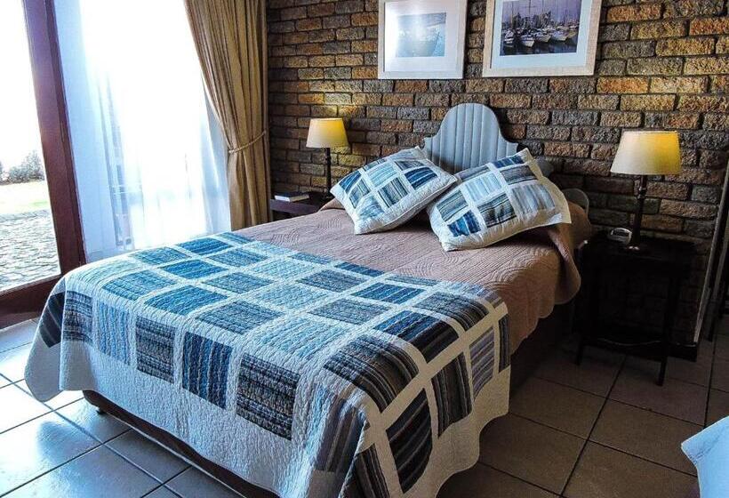 Студия Стандарт, Amzee Bokmakierie Guest House