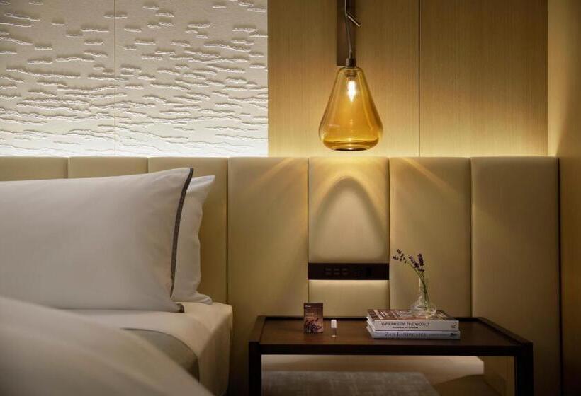Номер Клуб Кровать Кинг, The Westin Yokohama