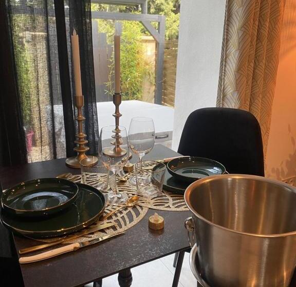 豪华房间, La Suite De Charme Du Mas De La Fontaine De Jonquier Avec Spa Privatif