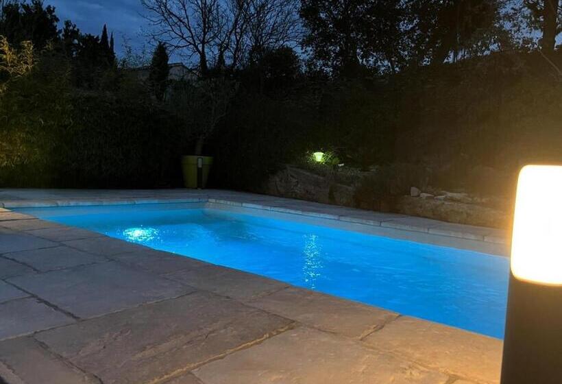 1间卧室的房子, La Suite De Charme Du Mas De La Fontaine De Jonquier Avec Spa Privatif