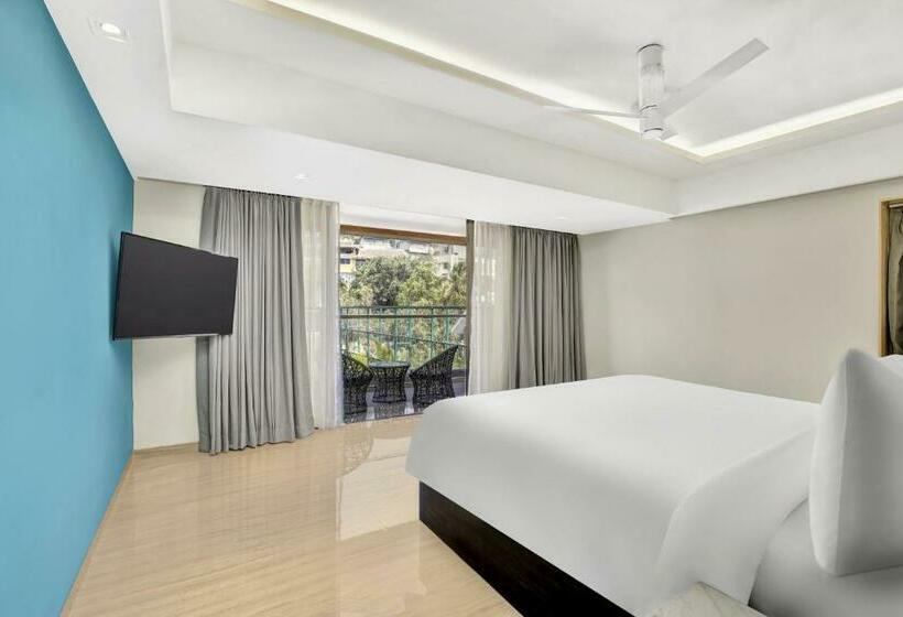 Полулюкс Вид на Бассейн, Radisson Resort Goa Baga