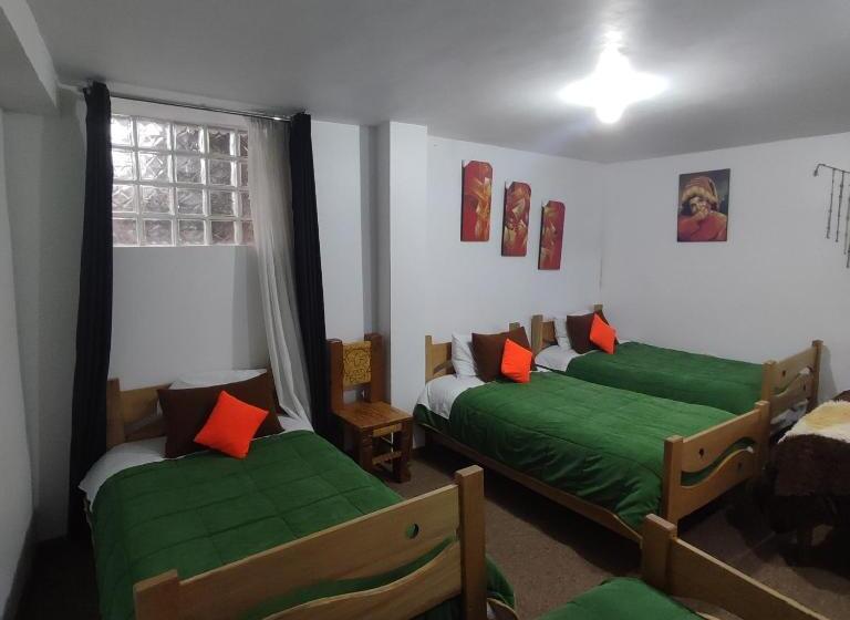 Quarto Quádruplo Estandar, Casa Sapantiana Con Vista Al Bosque, Cerca A Sacsayhuaman