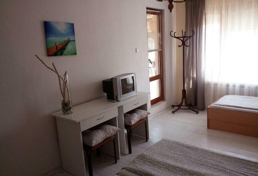 Triple Room Sea View, Guest House Mikra