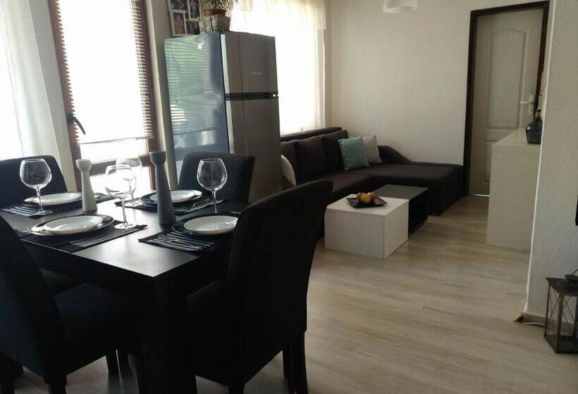 Четырехместный Номер Deluxe, Guest House Mikra