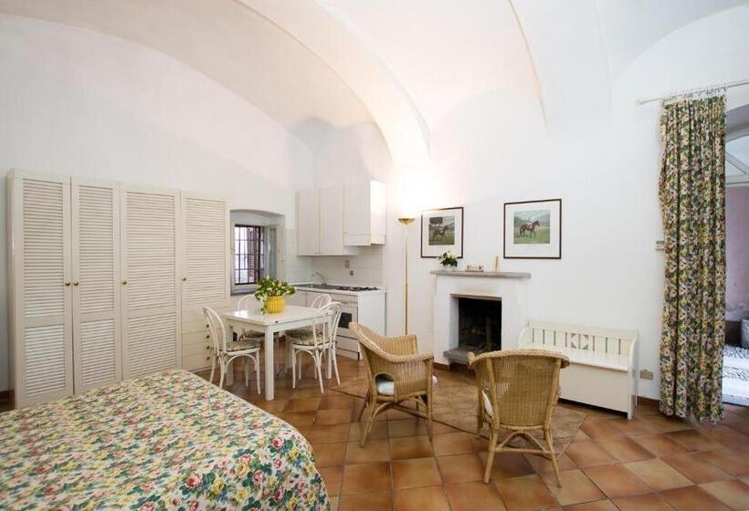 Студия Стандарт, Agriturismo Il Torrione
