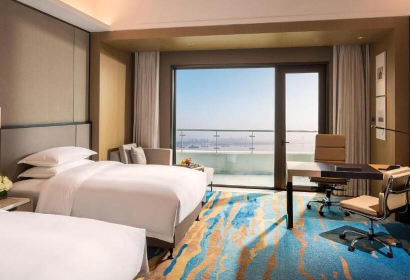 Premium room with river view, Intercontinental Wuhan By Ihg
