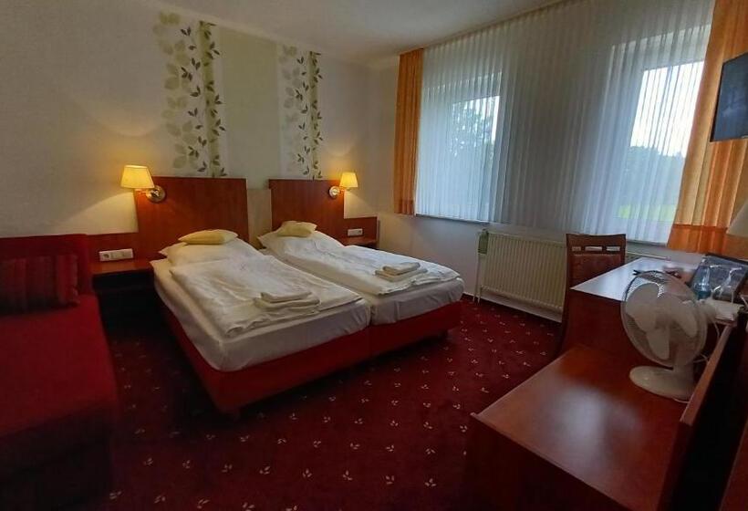 Номер Стандарт Трехместный, Kräuterhotel & Restaurant Heidejäger