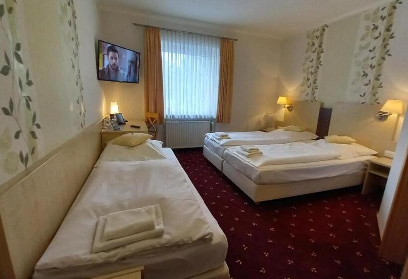 Номер Стандарт Трехместный, Kräuterhotel & Restaurant Heidejäger