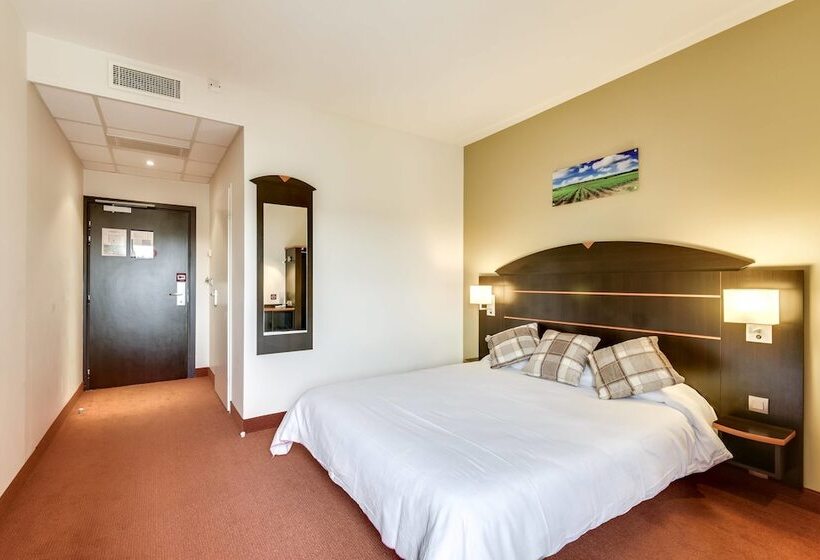 Номер Стандарт, Relais Akena La Brede