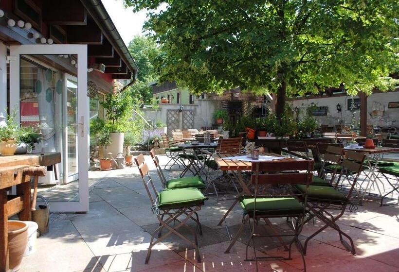 Номер Стандарт с Балконом, & Restaurant Zur Linde