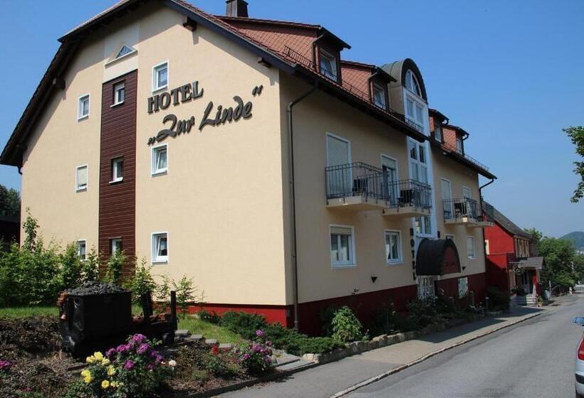 Номер Стандарт с Балконом, & Restaurant Zur Linde