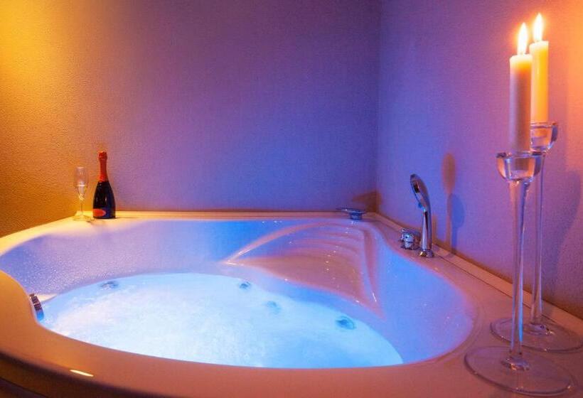 스위트 킹사이즈 침대, Relais I Piastroni
