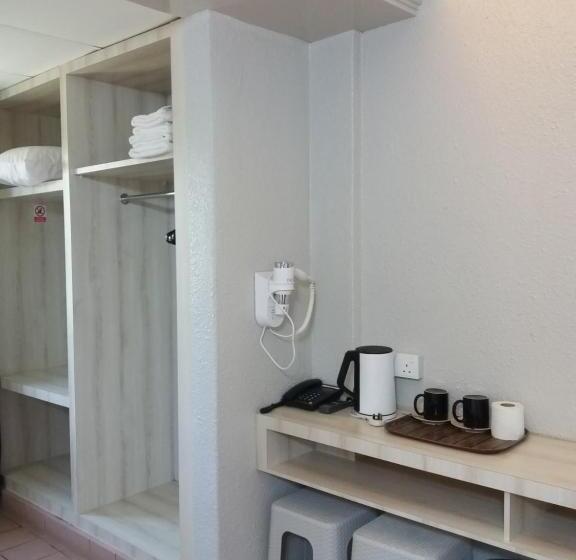 اتاق لوکس با تخت بزرگ, Lotus Inn