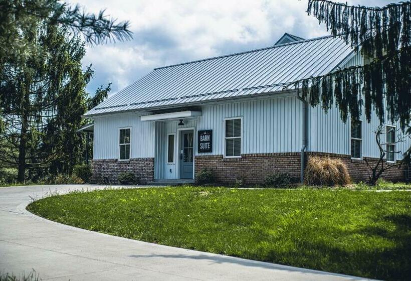 Люкс, Farmhouse Suites By Amish Country Lodging