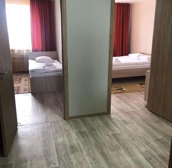 اتاق چهار تخته با دستشویی مشترک, гостиница Kokshe Inn