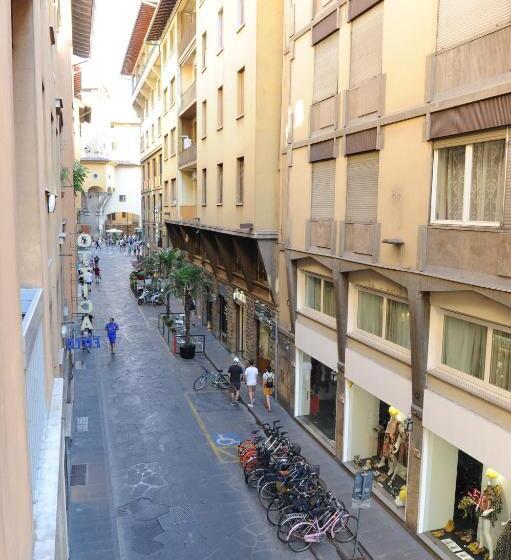 اتاق لوکس با بالکن, Piccolo Borgo Antico
