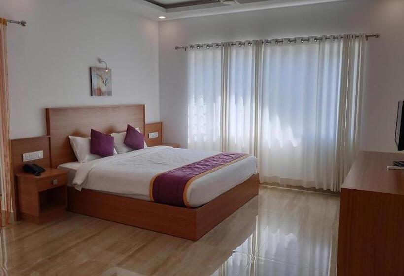 Люкс с Балконом, Munnar Ice Queen Resorts