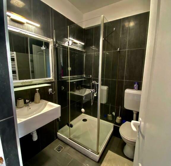 Апартаменты 3 Спальни, Platán Apartmanház