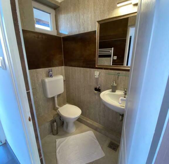 Апартаменты 3 Спальни, Platán Apartmanház