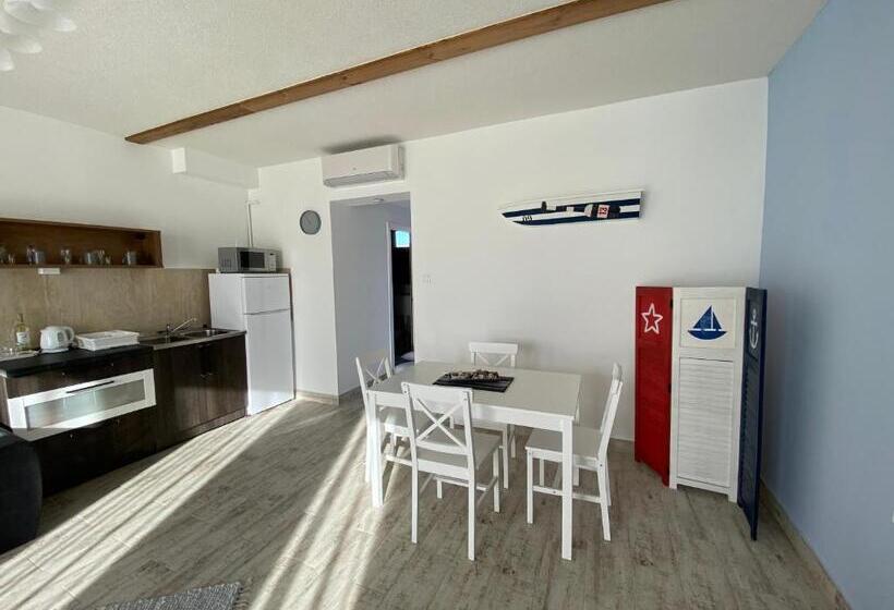 דירת חדר, Platán Apartmanház