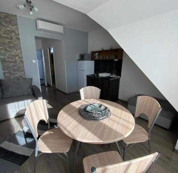 Апартаменты 1 Спальня, Platán Apartmanház