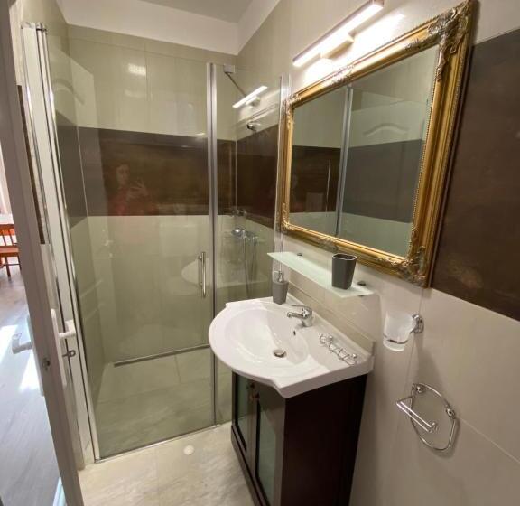 דירת חדר, Platán Apartmanház