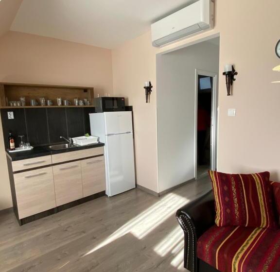 Апартаменты 1 Спальня, Platán Apartmanház
