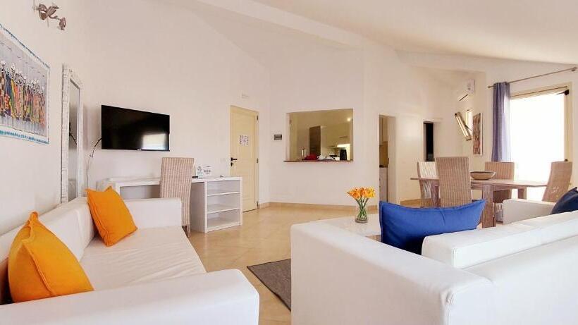 آپارتمان 1 خوابه با تراس, Branco Suites   Rooms & Holiday Apartments