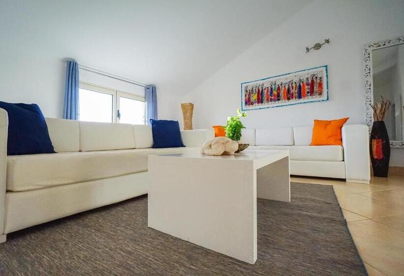 آپارتمان 1 خوابه با تراس, Branco Suites   Rooms & Holiday Apartments