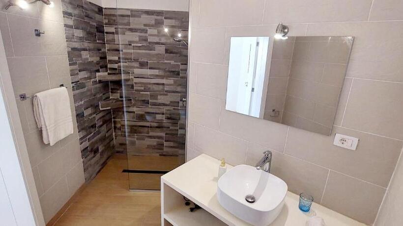 اتاق استاندارد اینتریور, Branco Suites   Rooms & Holiday Apartments