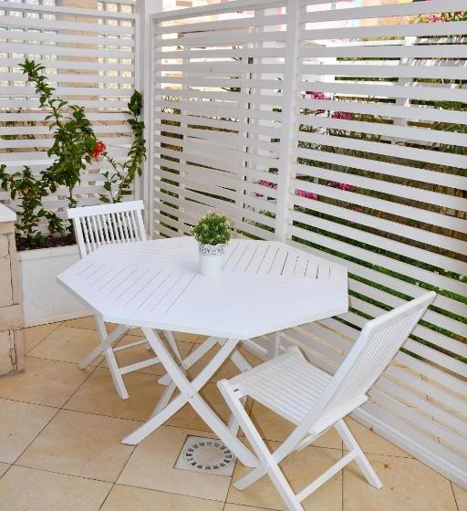 اتاق استاندارد اینتریور, Branco Suites   Rooms & Holiday Apartments