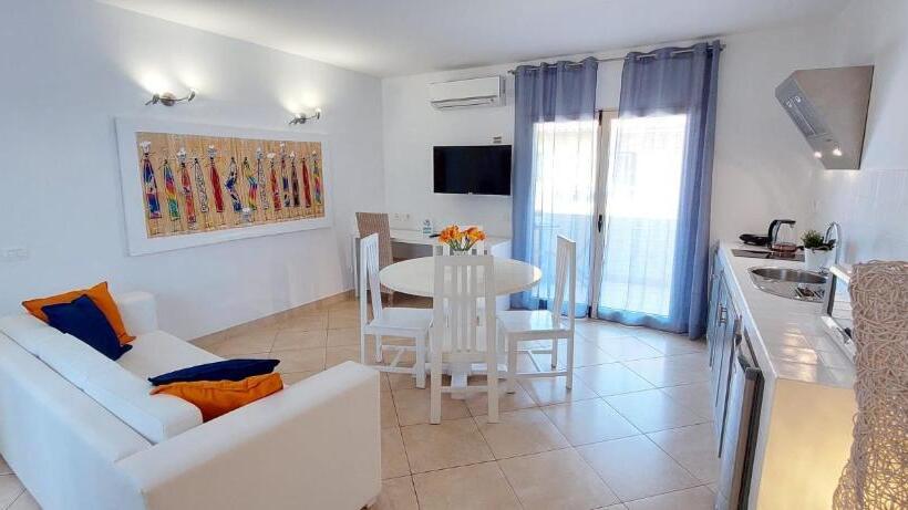 آپارتمان سوپریور 2 خوابه, Branco Suites   Rooms & Holiday Apartments