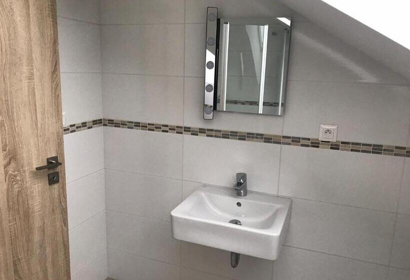 Апартаменты 2 Спальни, U Jeřába   Komplex C