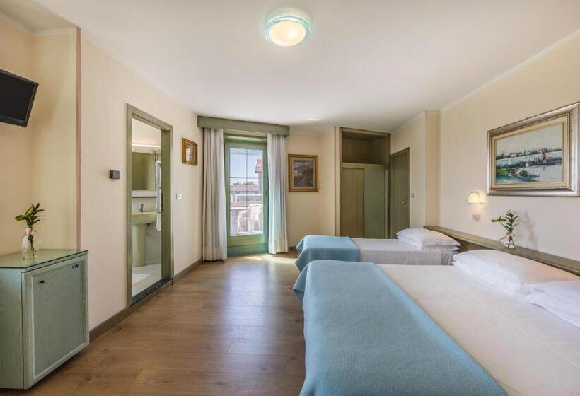 Номер Стандарт Трехместный, Aviano Palace