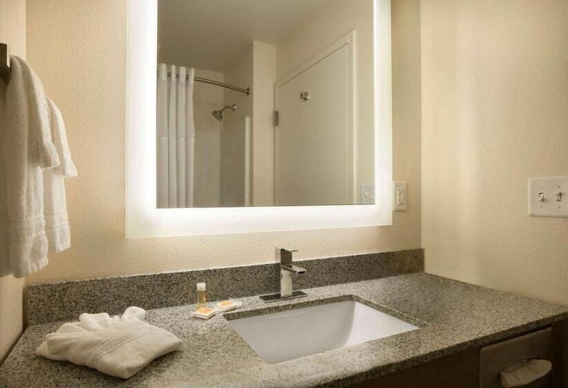 Люкс Кровать Кинг, Days Inn & Suites By Wyndham Caldwell