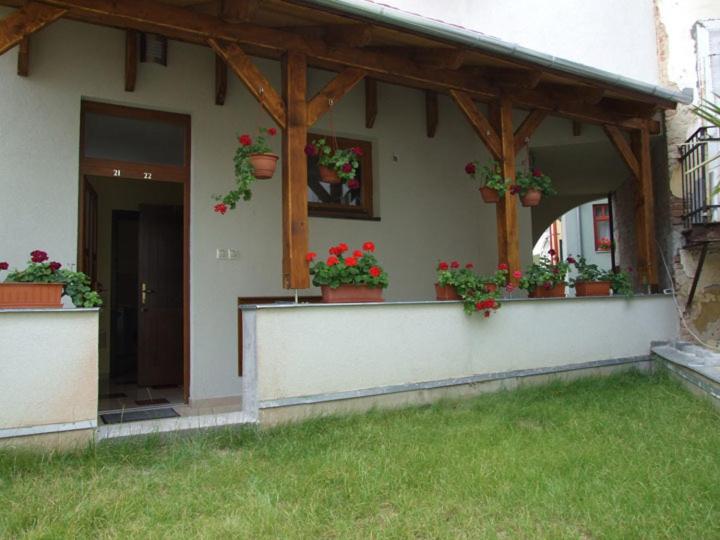 Family Suite, Diána