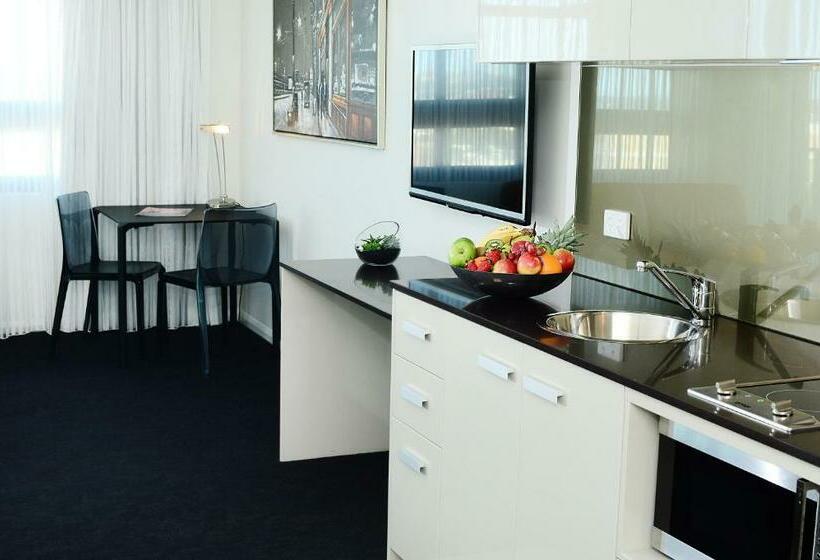 스탠다드 스튜디오 킹침대, Oaks Gladstone Grand