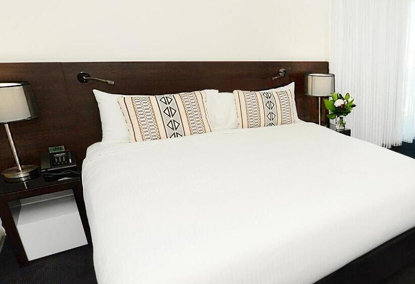 스탠다드 스튜디오 킹침대, Oaks Gladstone Grand