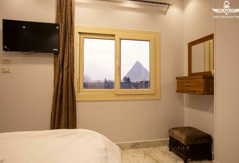 اتاق استاندارد با چشم‌انداز کوهستان, Life Pyramids Inn