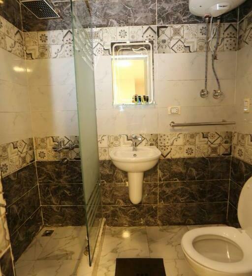 اتاق استاندارد با چشم‌انداز کوهستان, Life Pyramids Inn
