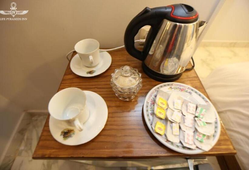 اتاق استاندارد سه نفره, Life Pyramids Inn