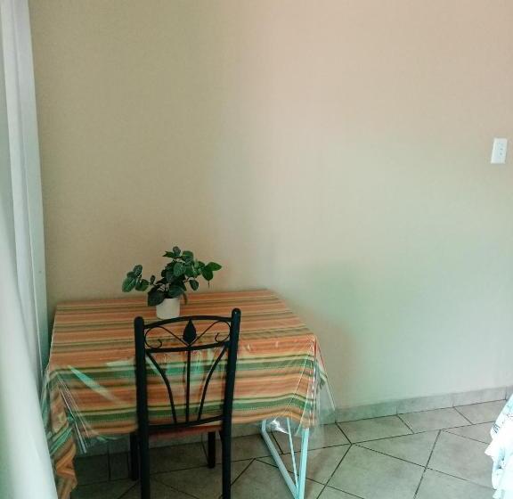 Номер Economy, De La Rose Guesthouse