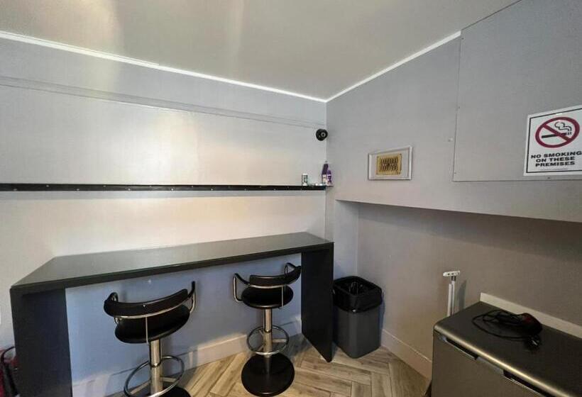 Номер Deluxe, Petticoat Accommodations
