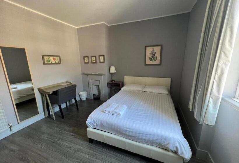 Номер Deluxe, Petticoat Accommodations