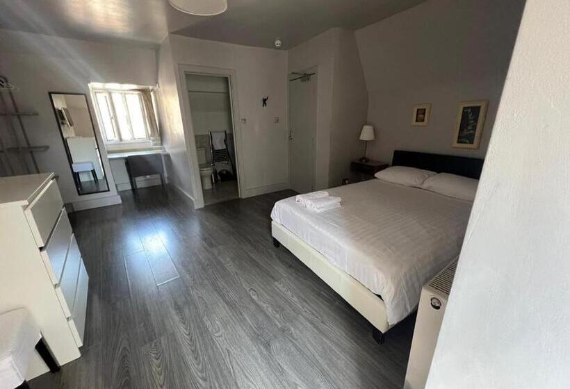 Полулюкс Повышенной Комфортности, Petticoat Accommodations