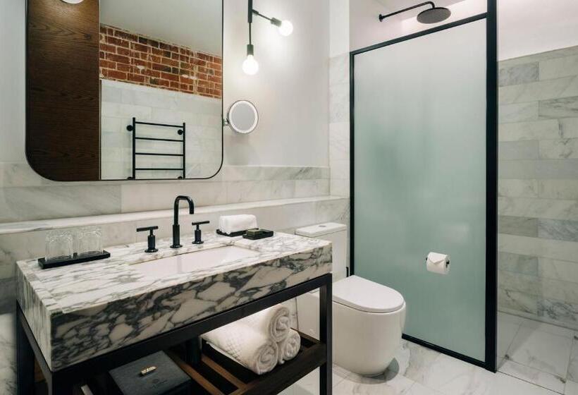 스위트 킹사이즈 침대, The Tasman, A Luxury Collection Hotel, Hobart